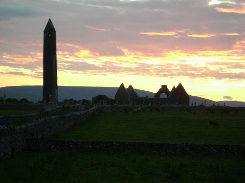 earthwise tours go to Kilmacduagh Round Tower at sunset with Earthwise